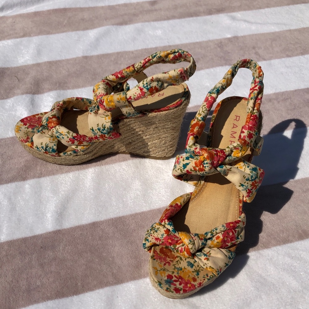 Women’s RAMPAGE - floral strap wedges